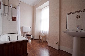 נאירן Waverley Hotel מראה חיצוני תמונה